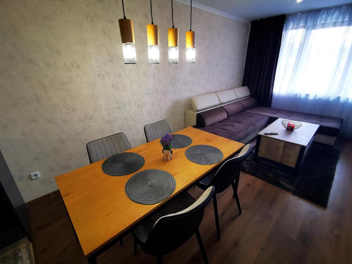 Viva 3 Grand Monastery Apartment ปอมโปโรโว ภายนอก รูปภาพ