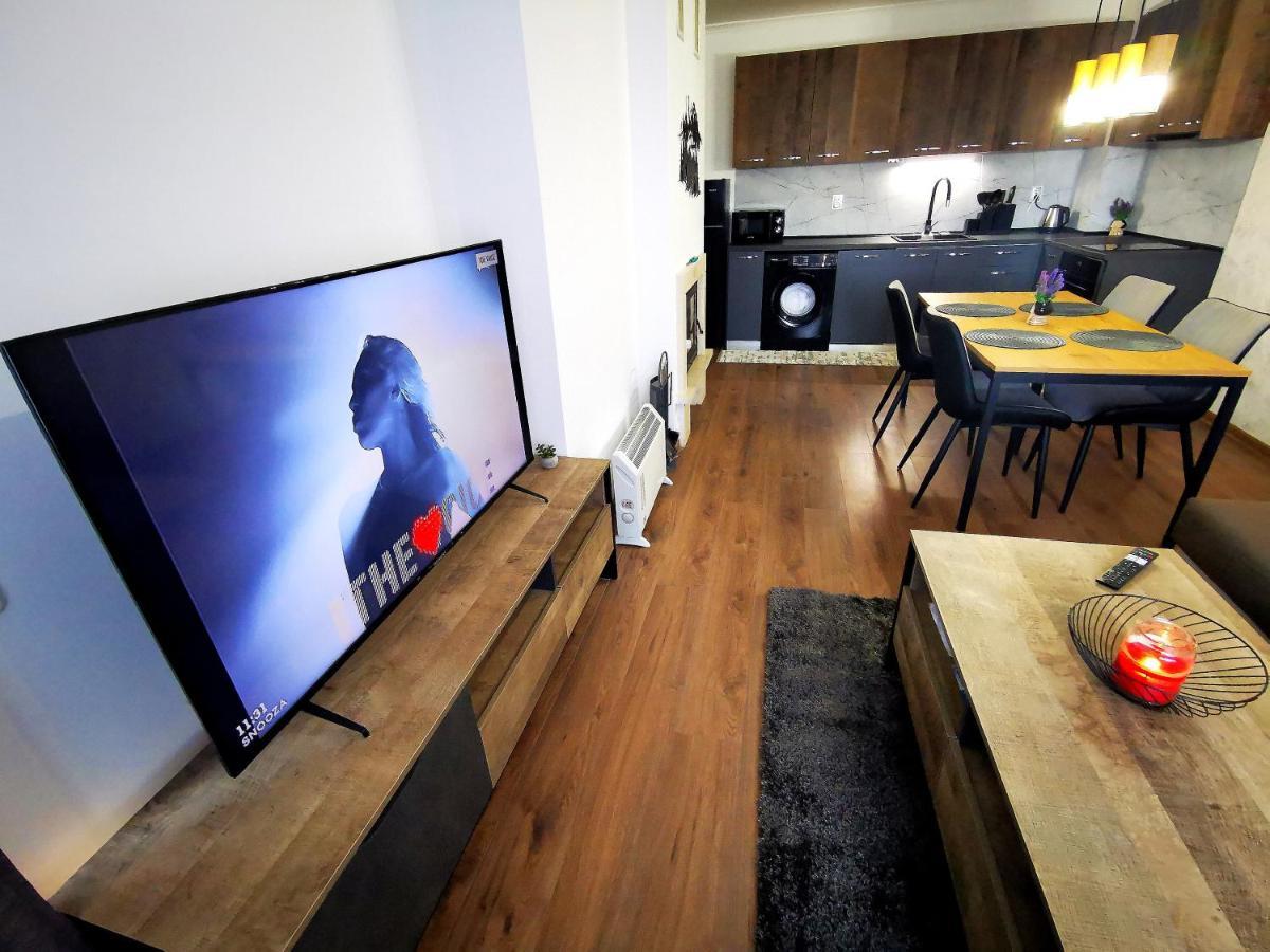 Viva 3 Grand Monastery Apartment ปอมโปโรโว ภายนอก รูปภาพ