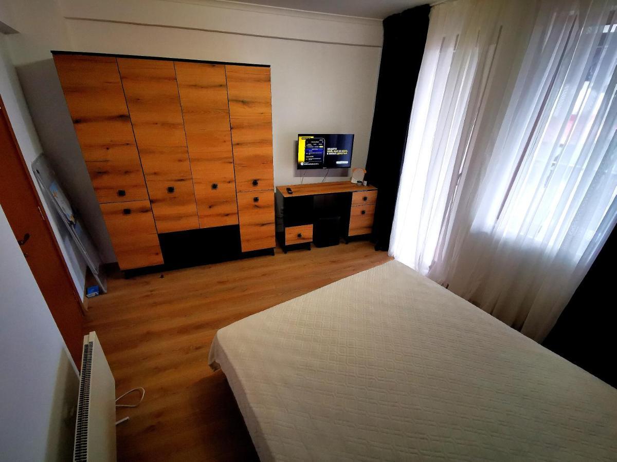 Viva 3 Grand Monastery Apartment ปอมโปโรโว ภายนอก รูปภาพ