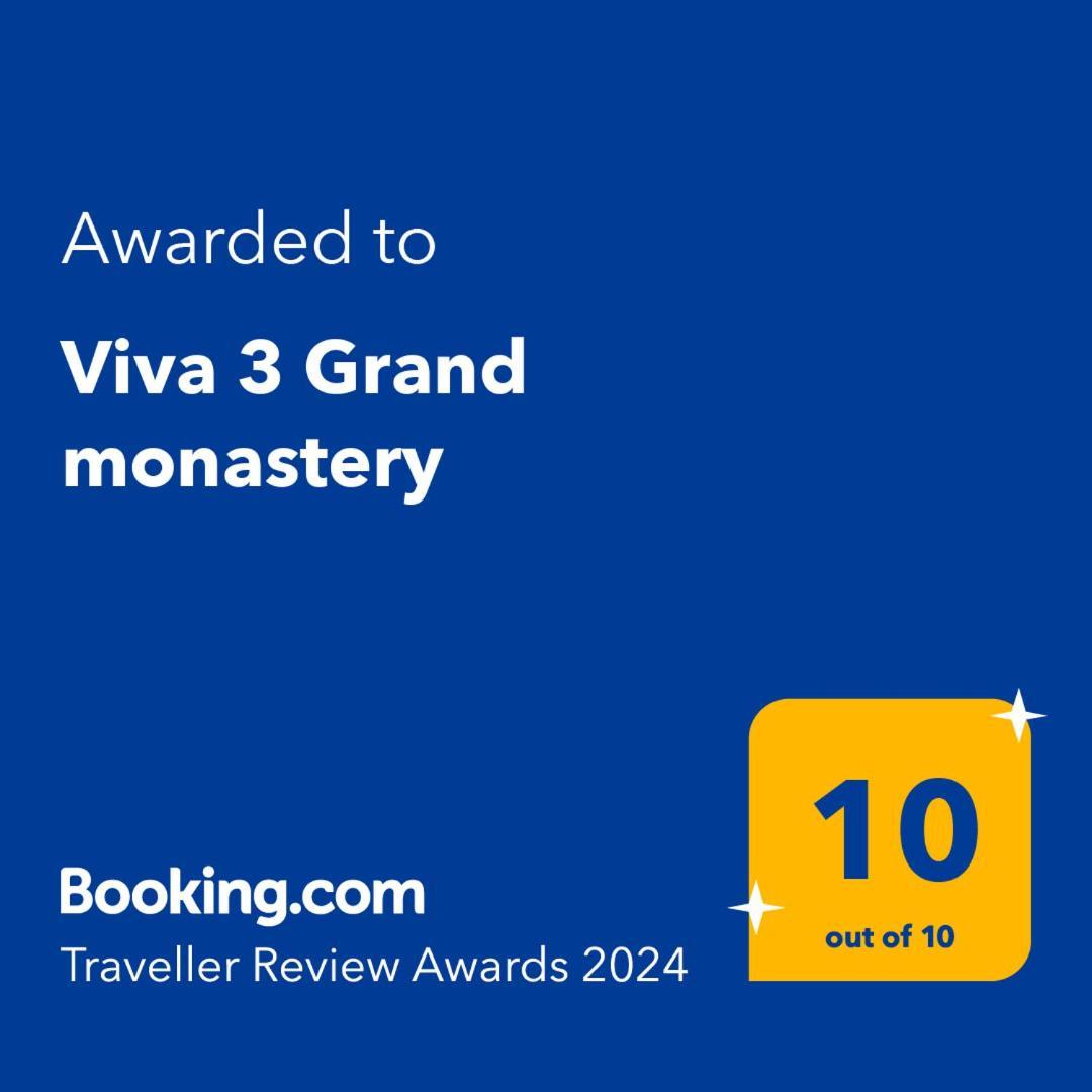 Viva 3 Grand Monastery Apartment ปอมโปโรโว ภายนอก รูปภาพ